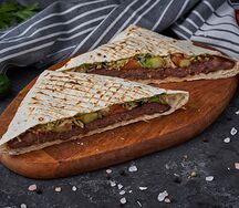 Плескавица в лаваше