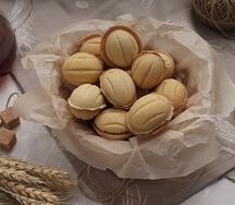 Орешки с вареной сгущенкой