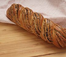 Косичка с маком на сдобном тесте