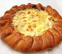 Пирог с картофелем, курицей и сыром открытый