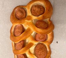 Сосиска в тесте с сыром