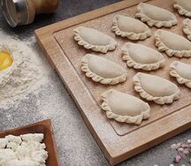 Вареники с творогом ручной лепки