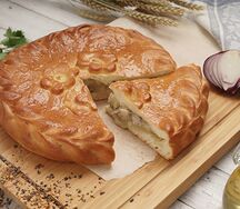 Пирог с картофелем, курицей и сыром открытый из печки