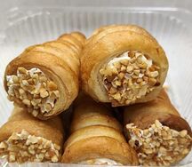 Слоеные трубочки с белковым кремом