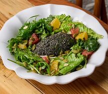 Большой зеленый салат