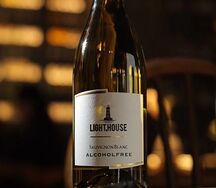 Безалкогольное белое вино Совиньон Блан Лайтхаус Петер Мертес