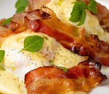 Бенедикт с беконом