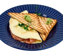 Омлет со слабосоленым лососем