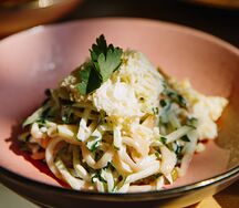 Салат с кальмарами и свежим огурцом