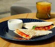 Кесадилья с курицей