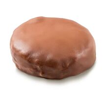 Печенье в шоколаде с арахисом