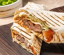 Шаурма с мангала с люля-кебабом из курицы 