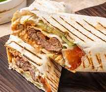 Шаурма с мангала с люля-кебабом из говядины 