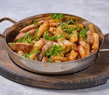 Жареный картофель со свининой