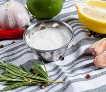 Сметанно-чесночный соус