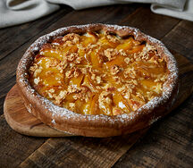 Пирог с персиками и миндальным кремом