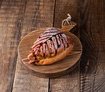 Булочка Вишня-творог