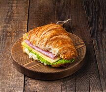 Круассан с ветчиной и сыром