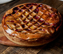 Северный пирог Брусника в медовой сметане