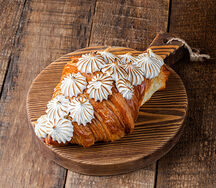 Круассан лимонный курт с меренгой