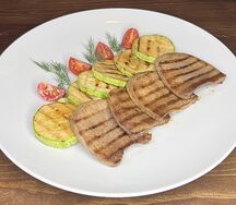 Язык на гриле с кабачками