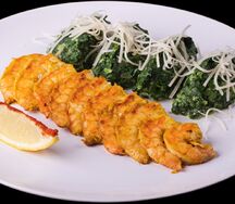 Эби якитори со шпинатом