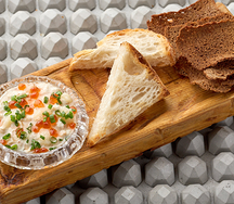 Риет из локальной рыбы с икрой