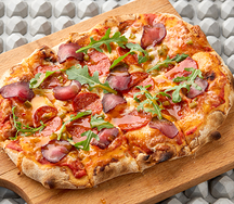 Фирменная пицца с вяленым мясом