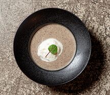 Грибной крем-суп с муссом пармезан