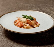 Паста с креветками в соусе аль баффо