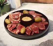 Мясная тарелка М