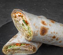 Классическая шаурма с курицей и картофелем фри (маленькая)