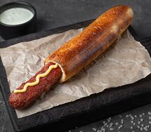 Френч-дог с говяжьей сосиской