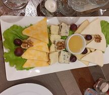 Ассорти европейских сыров