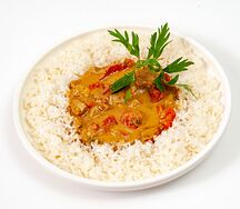 Овощи в соусе карри с рисом басмати