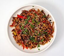 Соба гречневая с говядиной и овощами