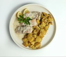 Красная рыба в сливочном соусе с картофелем запечённым