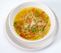 Куриный суп-лапша