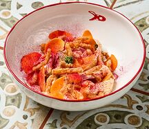 Салат с кальмаром, гранатом и сельдереем
