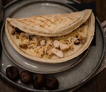 Пицца с курицей и сыром