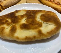 Пирожок с картофелем и грибами