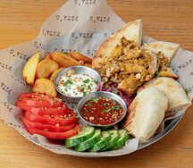 Тарелка с курицей