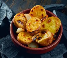 Картофель с салом на мангале