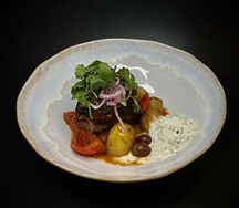 Клефтико с соусом дзадзики