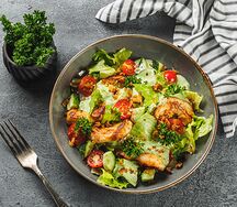 Салат с запечённой курицей