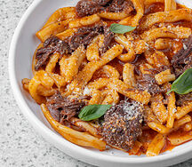 С щеками и соусом ромеско