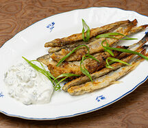 Жареная мойва с соусом тартар