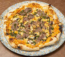 Пицца со стейком и соусом Чимичурри