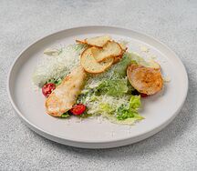 Цезарь с куриным филе 