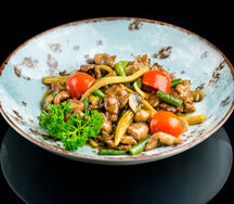 Утиная грудка с овощами